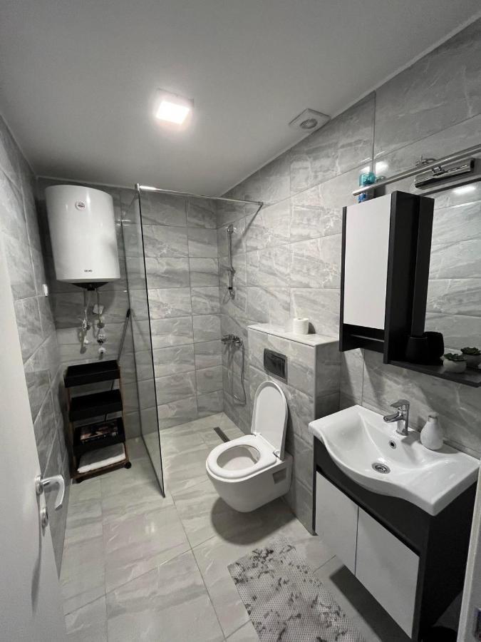 Apartmani Stari Aerodrom Podgorica Exterior photo