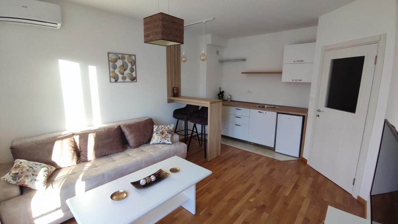 Apartmani Stari Aerodrom Podgorica Exterior photo